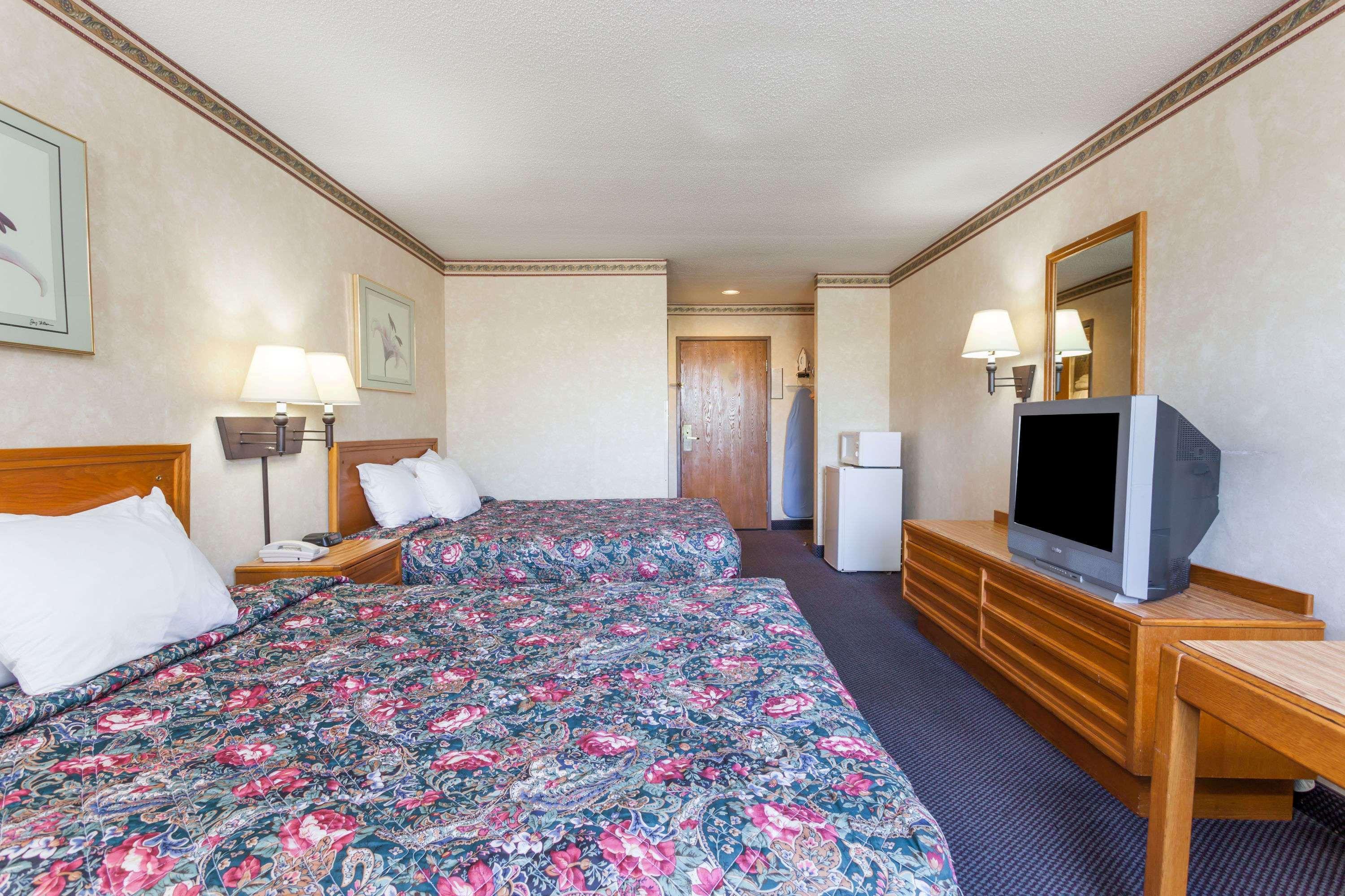 American Inn & Suites Dundee Dış mekan fotoğraf