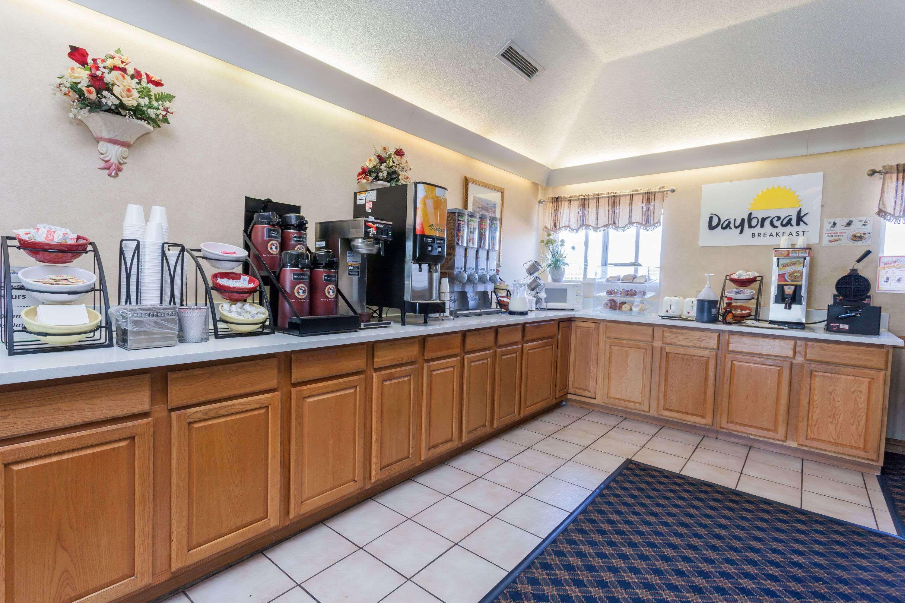 American Inn & Suites Dundee Dış mekan fotoğraf