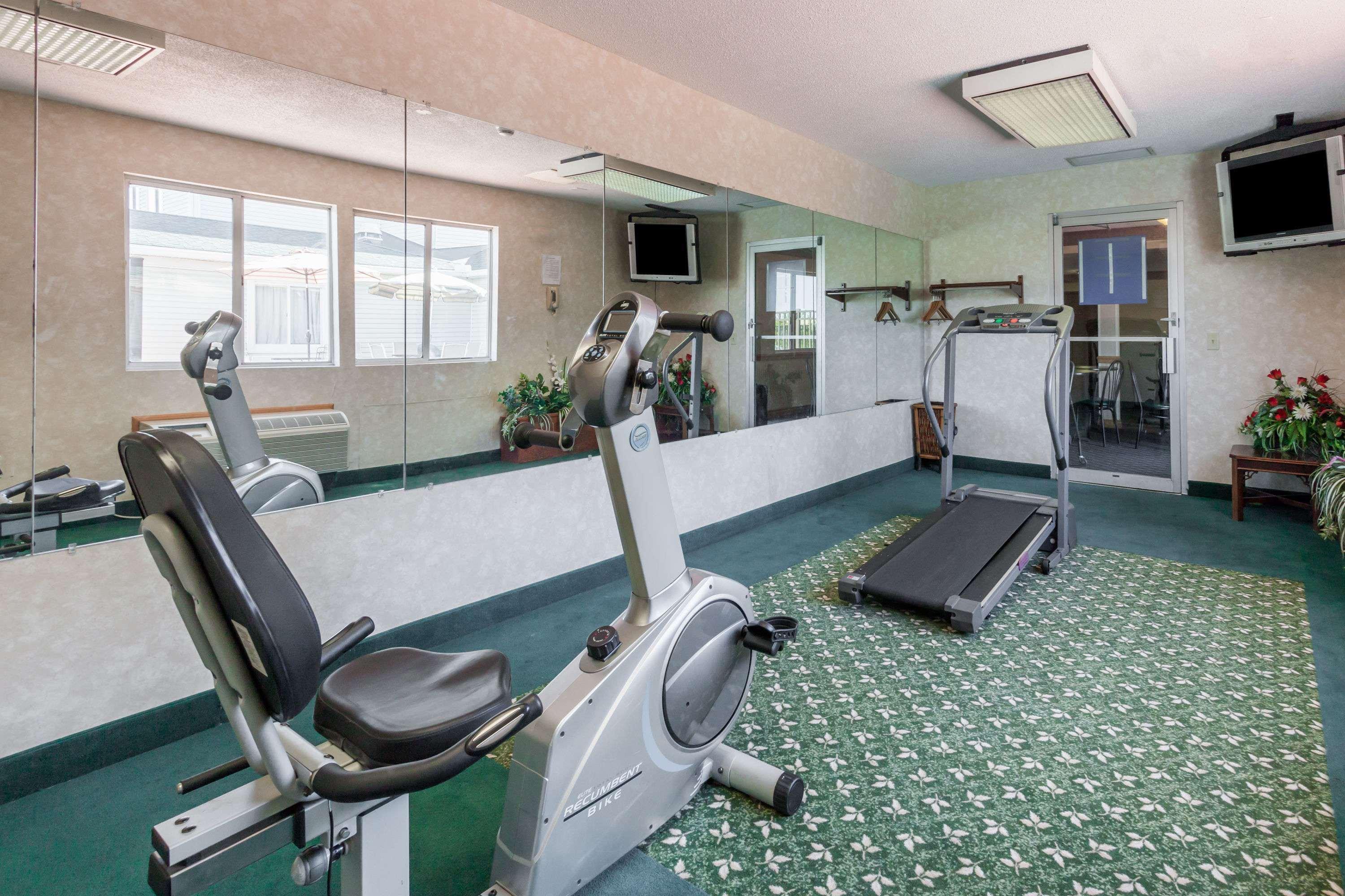 American Inn & Suites Dundee Dış mekan fotoğraf
