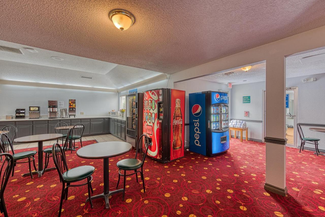 American Inn & Suites Dundee Dış mekan fotoğraf