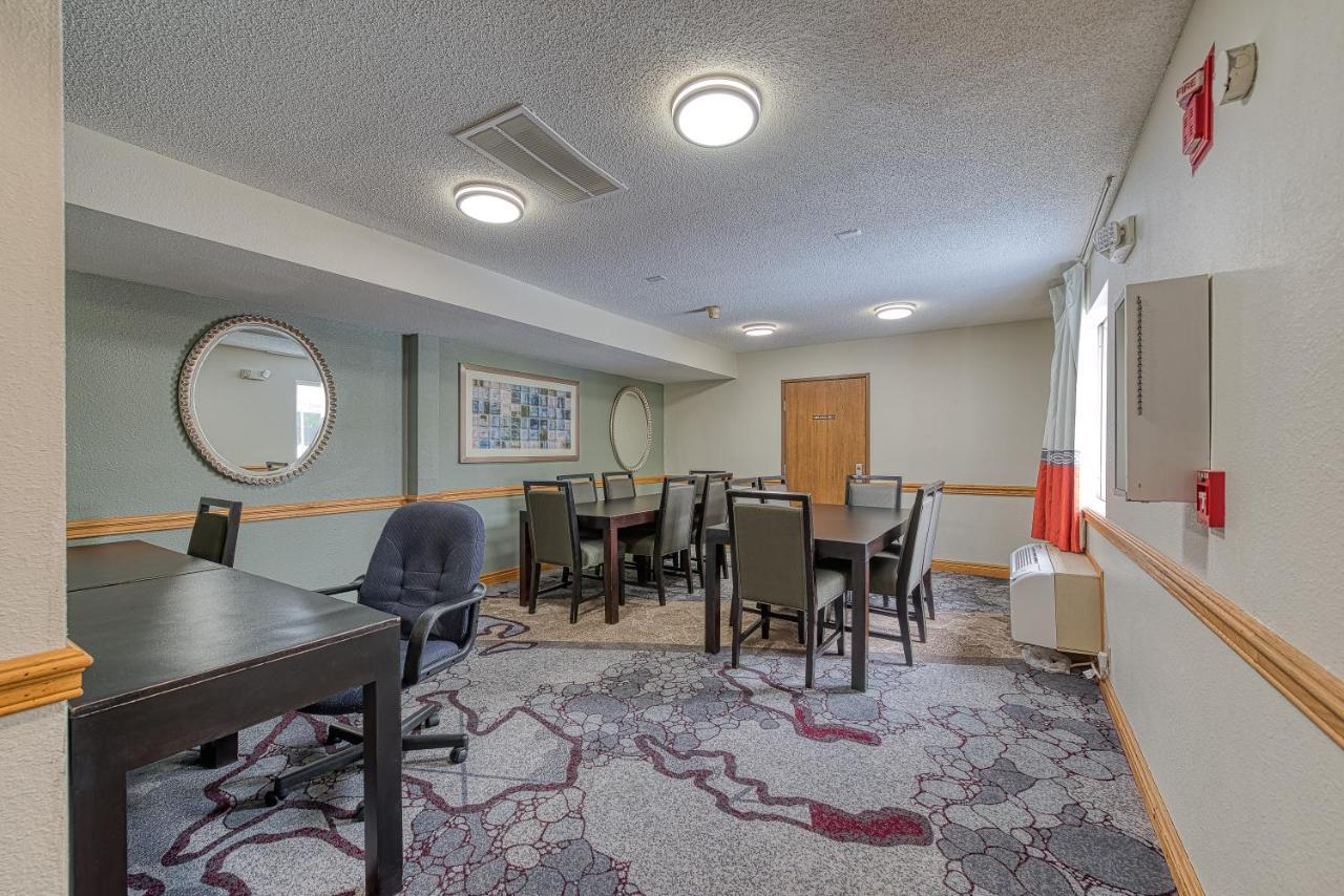 American Inn & Suites Dundee Dış mekan fotoğraf