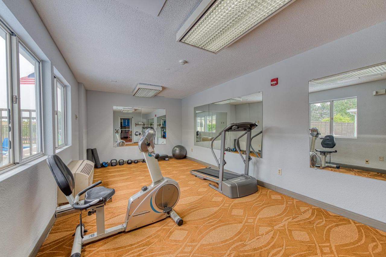 American Inn & Suites Dundee Dış mekan fotoğraf